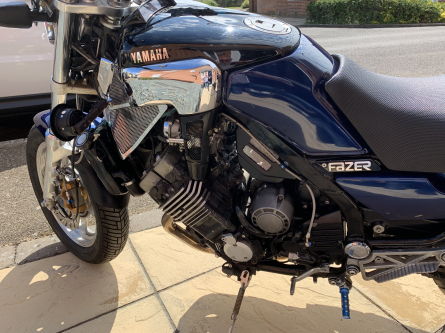 Yamaha Fazer XZF 700cc Naked Sport full